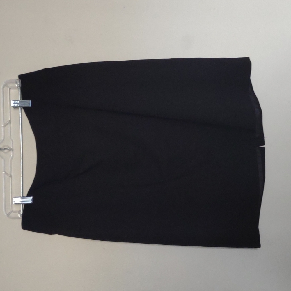 Liz Claiborne straight‎ skirt Size 16 Poly/rayon/spandex  Knee length